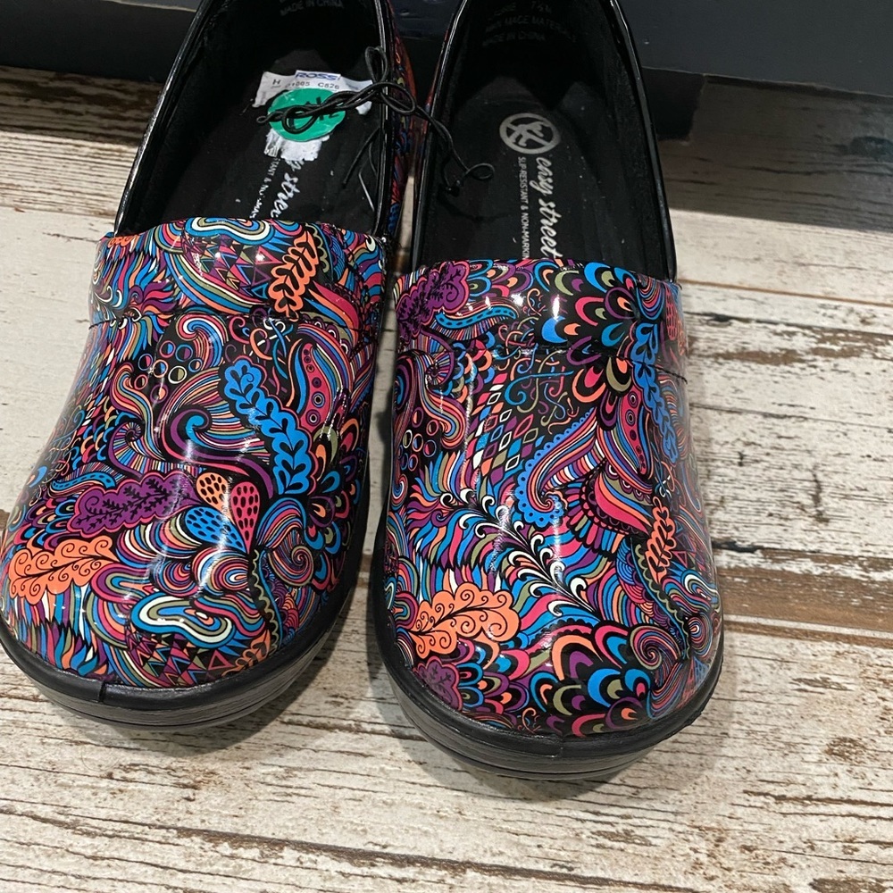 EASY STREET "Tiffany clog" slip resistant/non-marking. FUN & PRACTICAL 🎉 - Picture 2 of 14